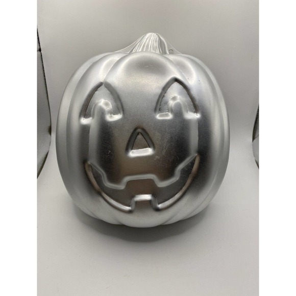 Vintage 1995 Wilton Baking Halloween Pumpkin Jack O Lantern Stand 3D Cake Pan - Picture 7 of 9